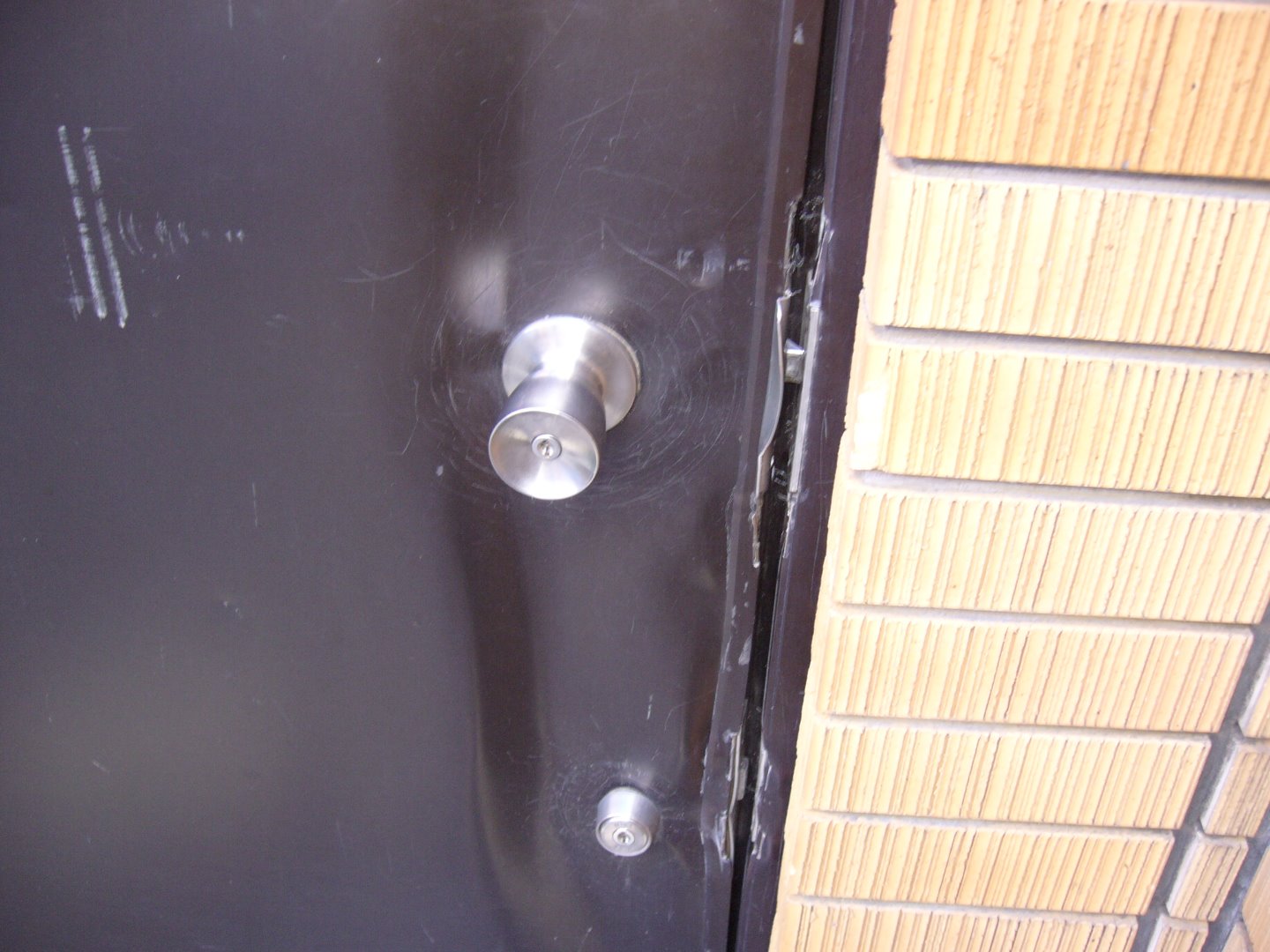 ドアカバー工法 鍵 電気錠 オートロック 窓ドアの事なら県北ロックサービスへ